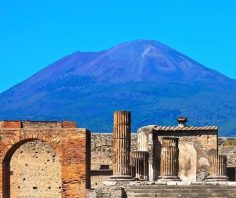 Haunting images that will add Pompeii to your bucket list