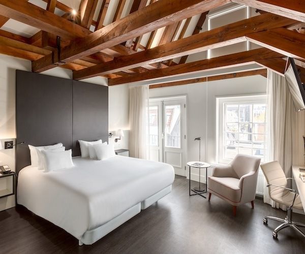 5 unique luxury hotels in Amsterdam