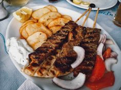 GREECE: Souvlaki vs. Gyro, so What’s the Difference?