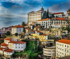 The top 5 reasons to have a Bachelor night in Portugal