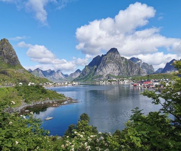 Yacht charter in the Lofoten Islands