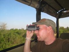 How to Shop for Travel Binoculars