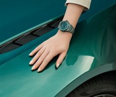 Introducing the Girard-Perregaux Laureato Green Ceramic Aston Martin Edition