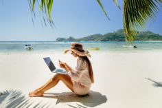 How to Set Up a US LLC as a Non-Resident Digital Nomad (and Pay Zero Taxes Legally)