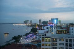 Phnom Penh City Guide: Beyond the Killing Fields (Including Hotel Guide)